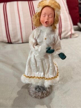 Holiday Caroling Angel Figurine in Ivory with Teal Gloves